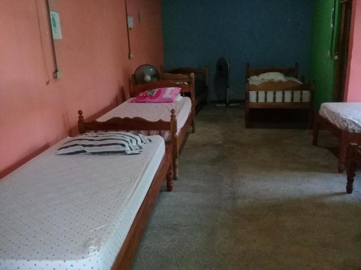 Hostal Maria Rivas Ngoại thất bức ảnh