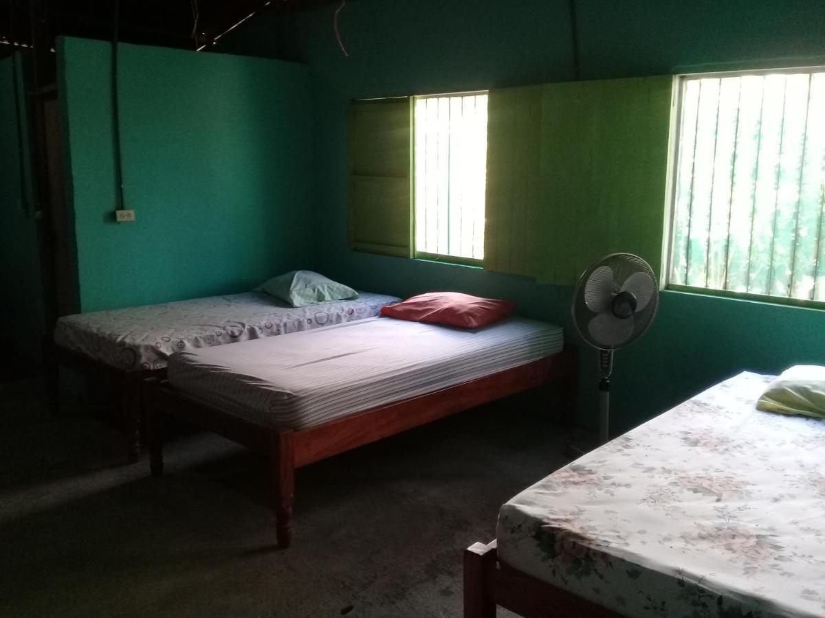 Hostal Maria Rivas Ngoại thất bức ảnh