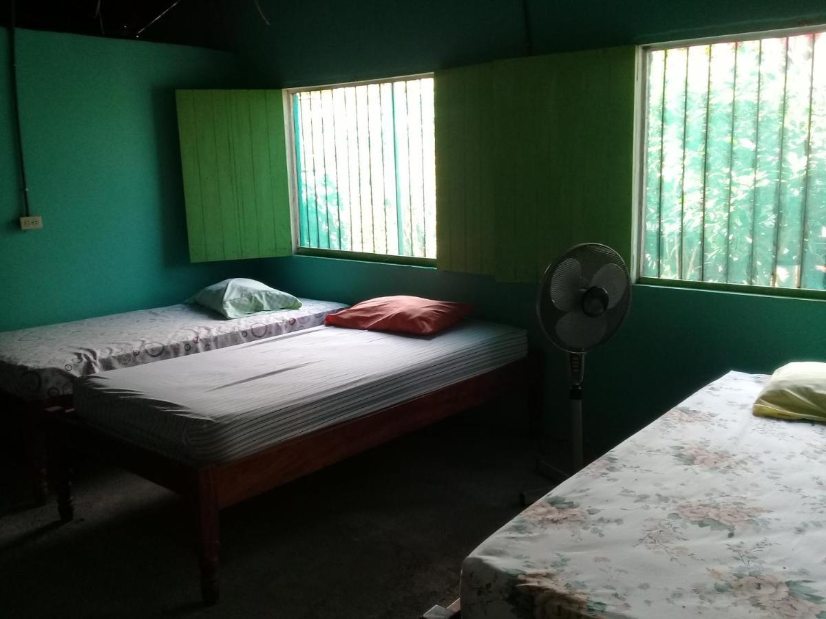 Hostal Maria Rivas Ngoại thất bức ảnh